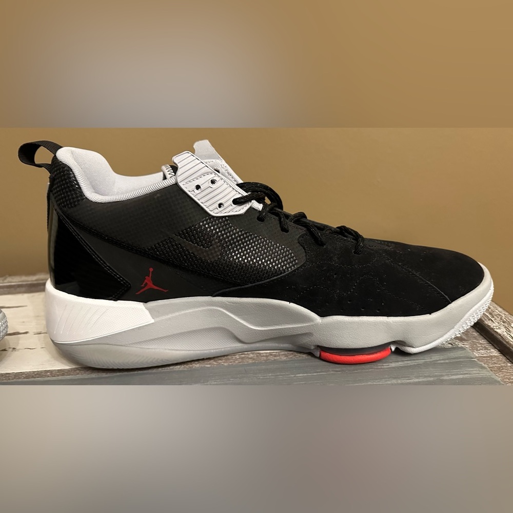 NIKE MENS AIR JORDAN ZOOM 92 BLACK/UNIVERSITY RED -SIZE 15 - Picture 4 of 10